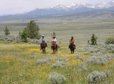 Girls riding holiday in the USA 